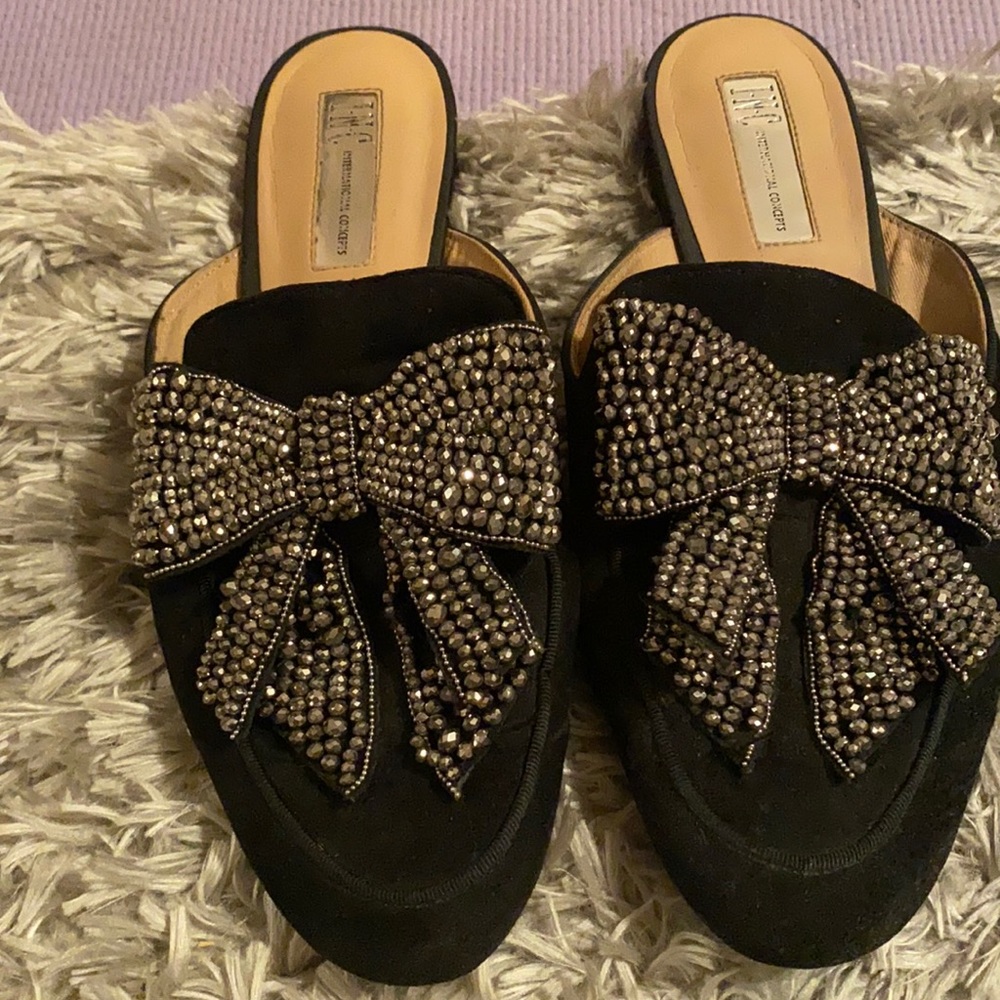 Black slide on mules